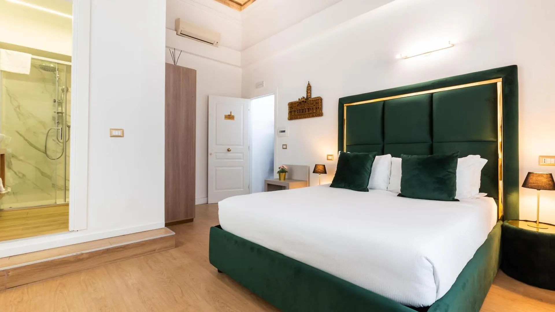 Cavour Luxury Rooms - Lr Collection Рим 0*,  Италия