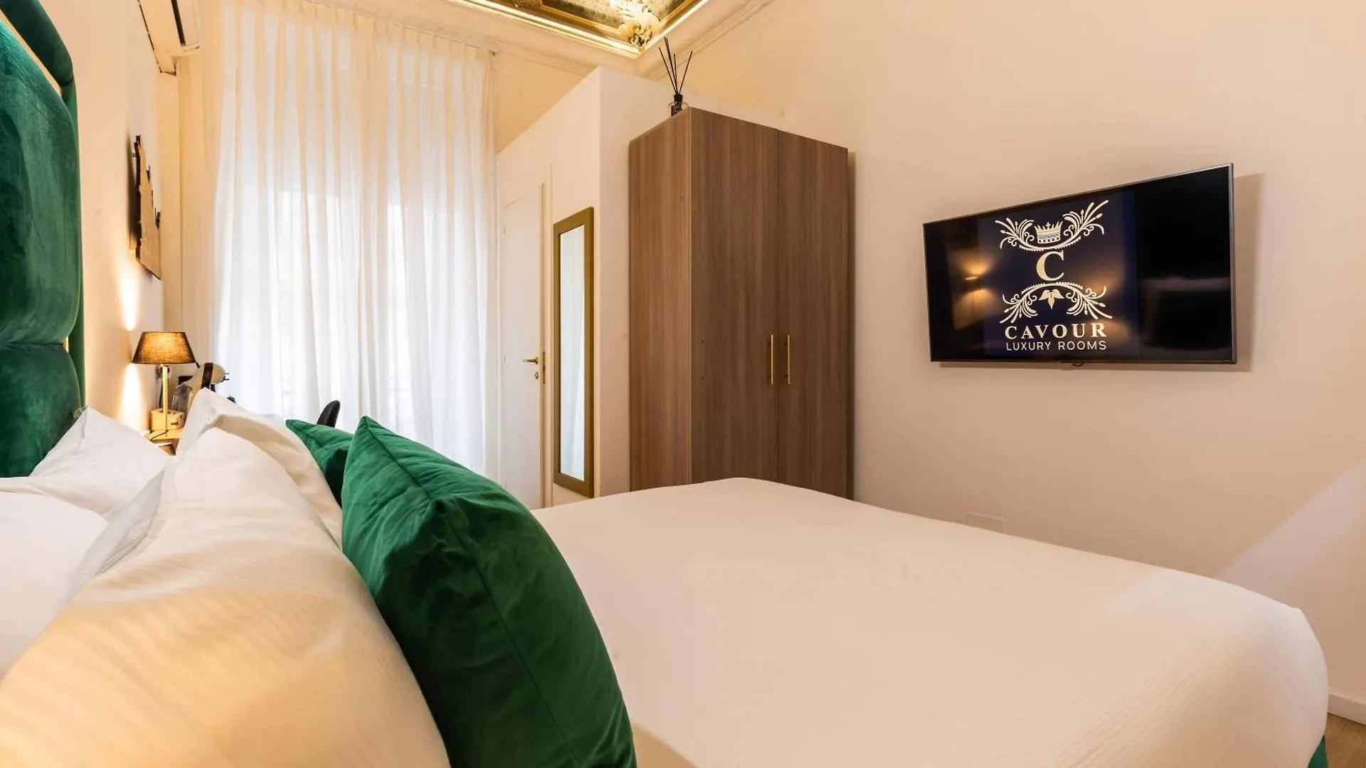 Cavour Luxury Rooms - Lr Collection Рим 0*,  Италия