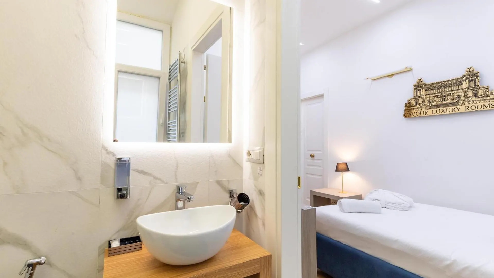 Cavour Luxury Rooms - Lr Collection Рим Гостевой дом