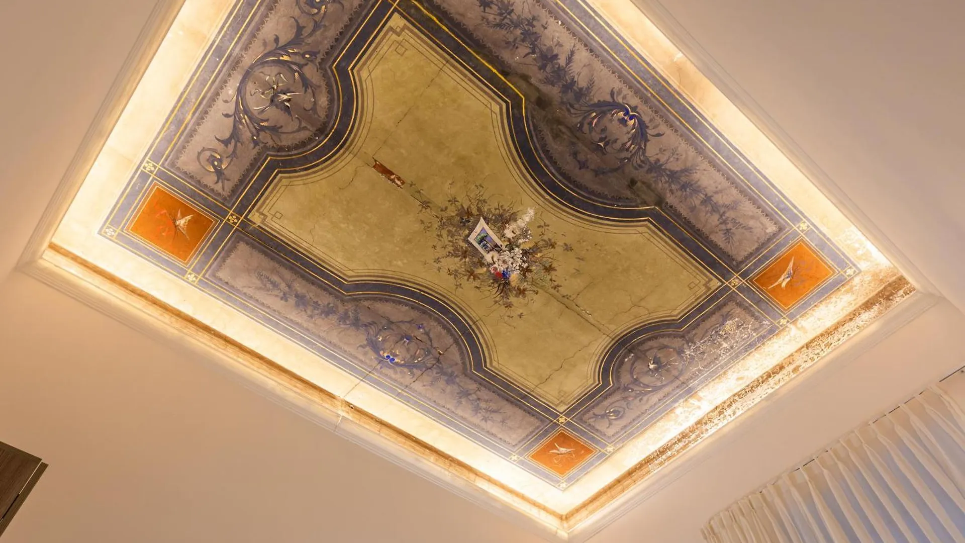 Cavour Luxury Rooms - Lr Collection Рим Гостевой дом